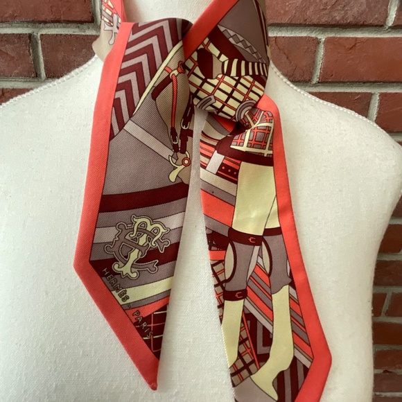Hermes Pour Sortir Twilly Silk Signed Scarf Made in France - Picture 9 of 11